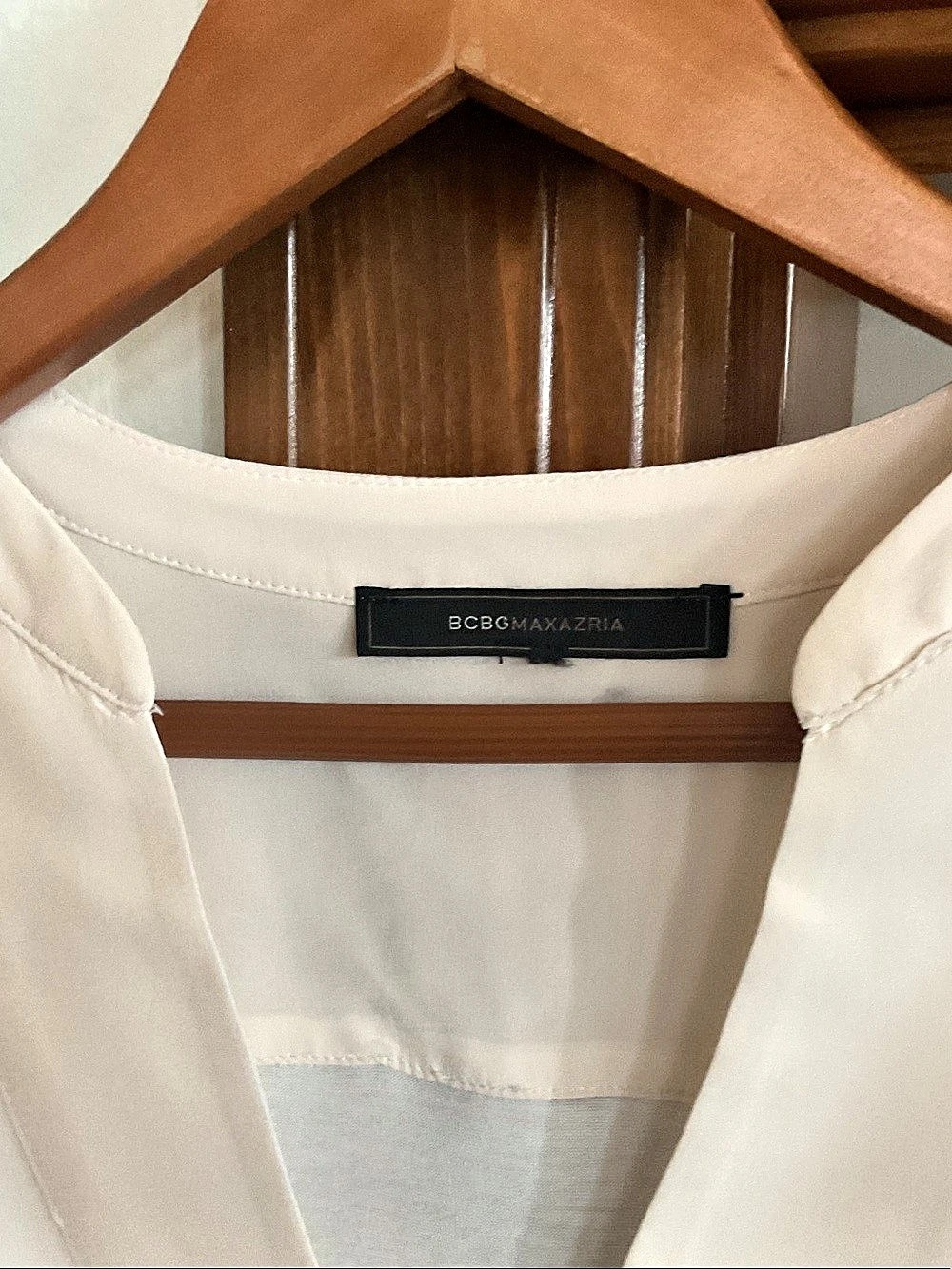 BCBGMAXAZRIA Women's Cream Silk/Knit Blouse in Small